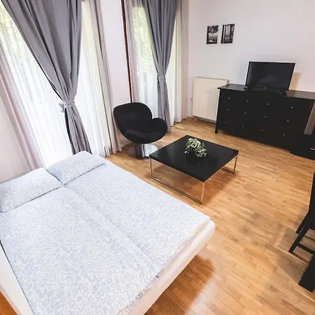 Kazinczy Street Terrace *